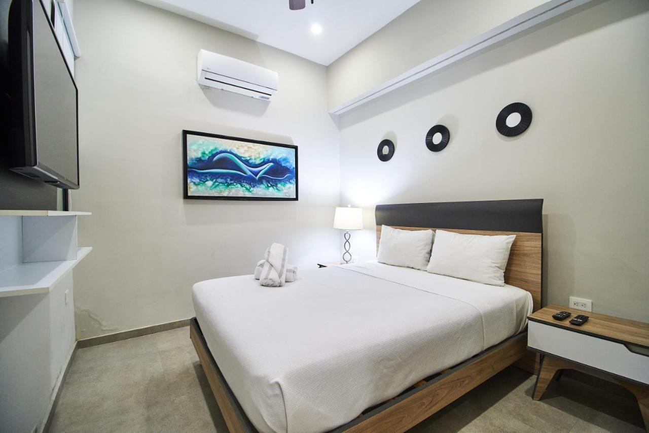 Aparthotel Torre 42 Playa Del Carmen By Lockey Exterior foto