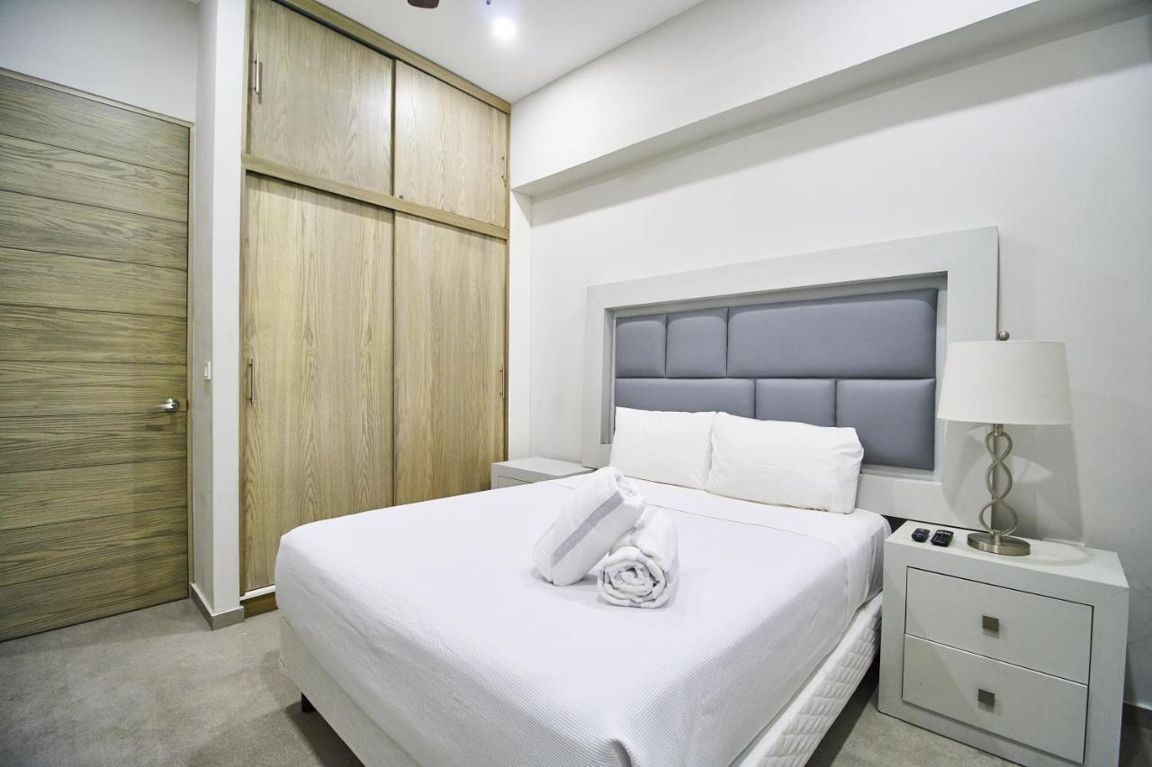 Aparthotel Torre 42 Playa Del Carmen By Lockey Exterior foto