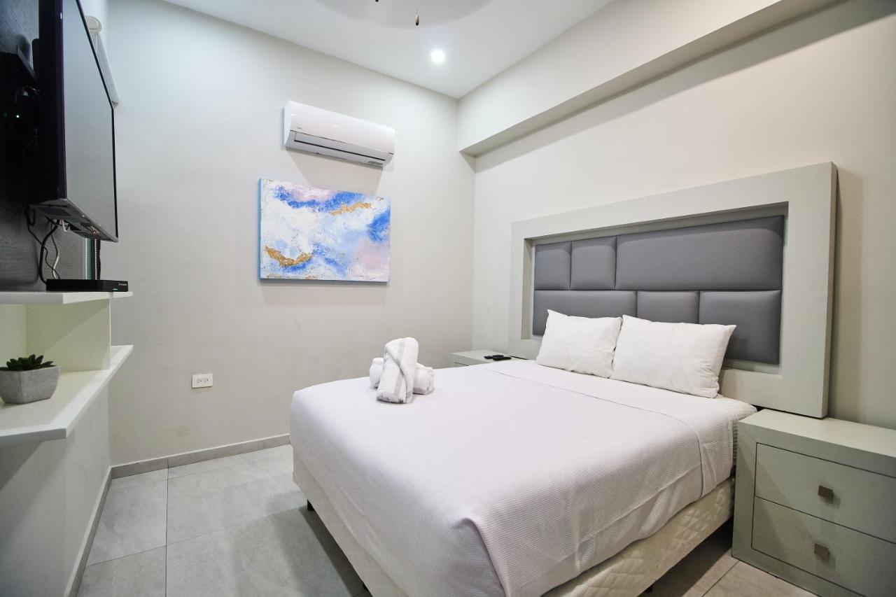 Aparthotel Torre 42 Playa Del Carmen By Lockey Exterior foto