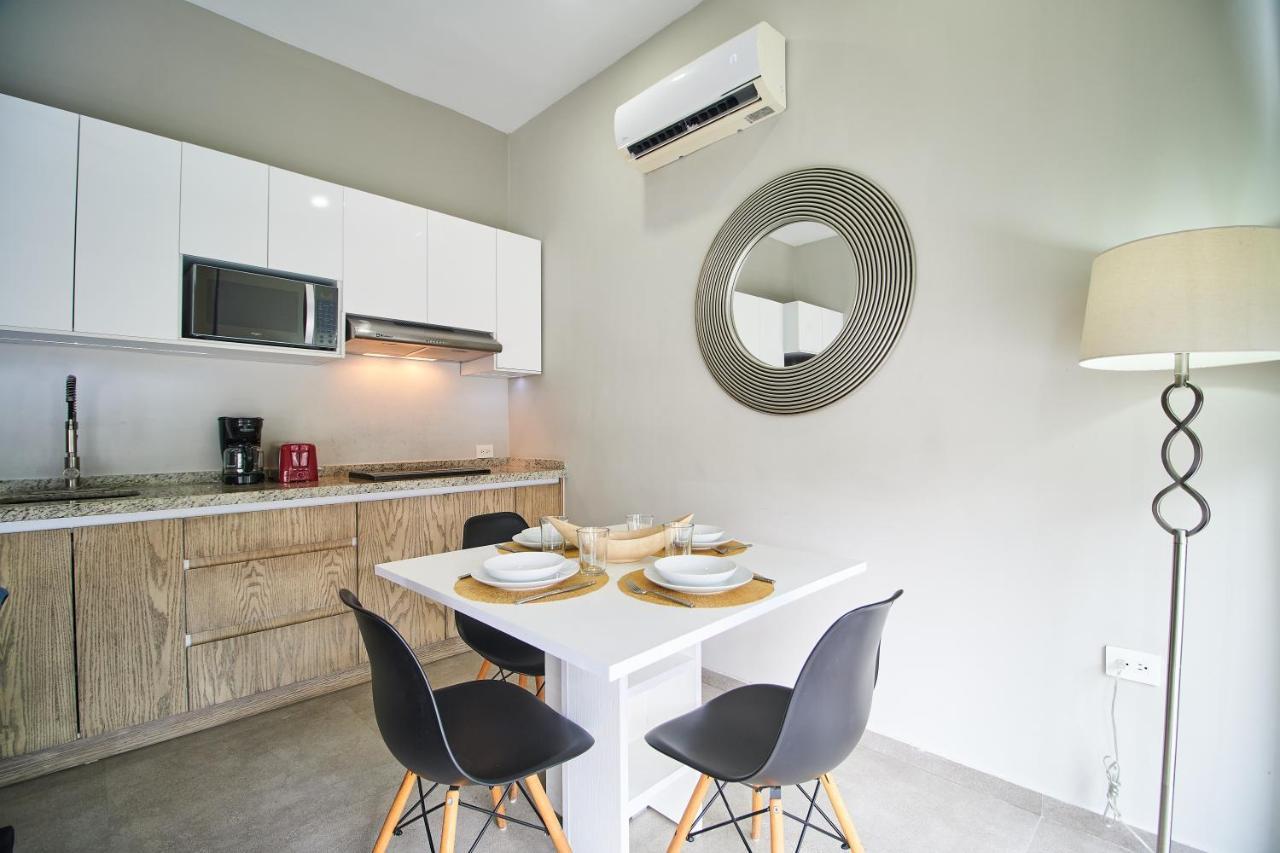 Aparthotel Torre 42 Playa Del Carmen By Lockey Exterior foto